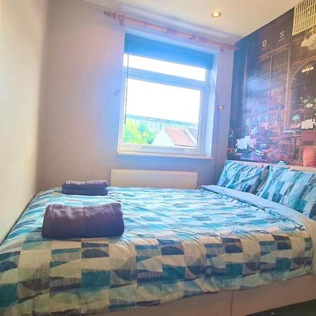 Cosy Room In East Ham London Exteriör bild