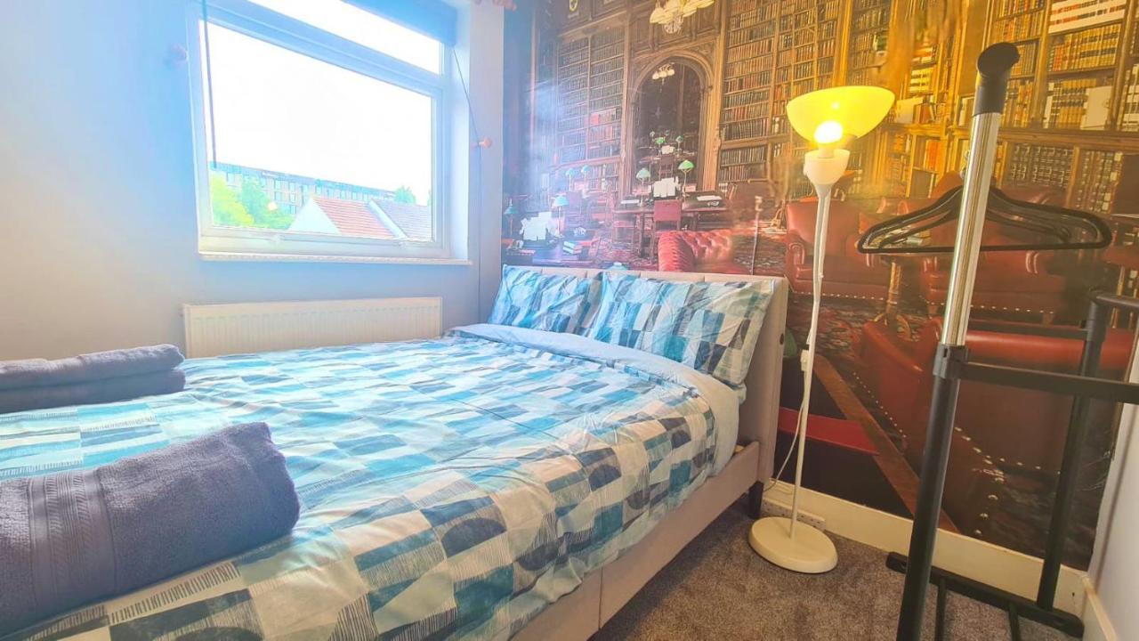 Cosy Room In East Ham London Exteriör bild