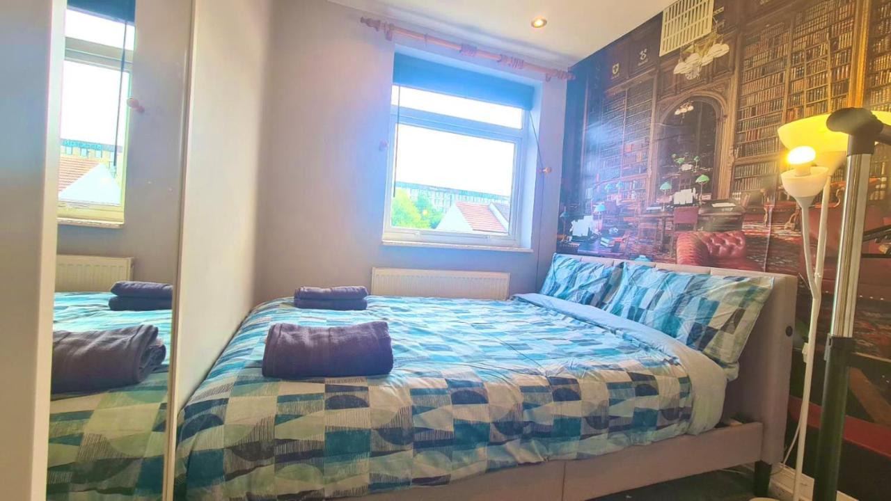 Cosy Room In East Ham London Exteriör bild